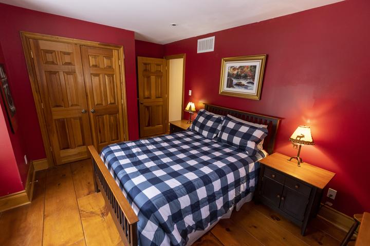 Bedroom with queen bed