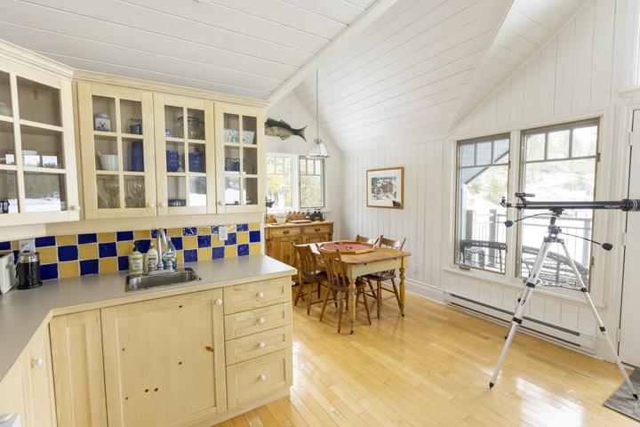 Boathouse kitchenette